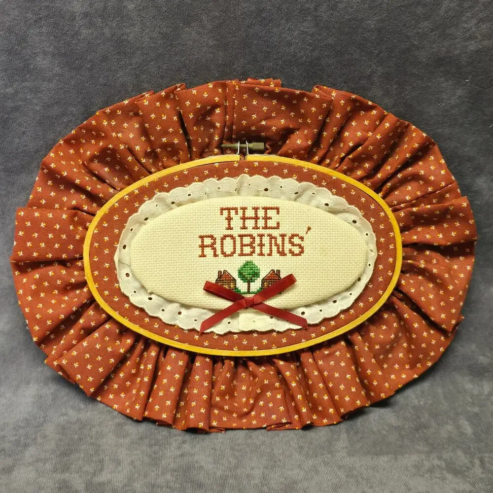 Vintage Hand Made Cross Stitch THE ROBINS Inside a Oval Wooden Hangable Frame